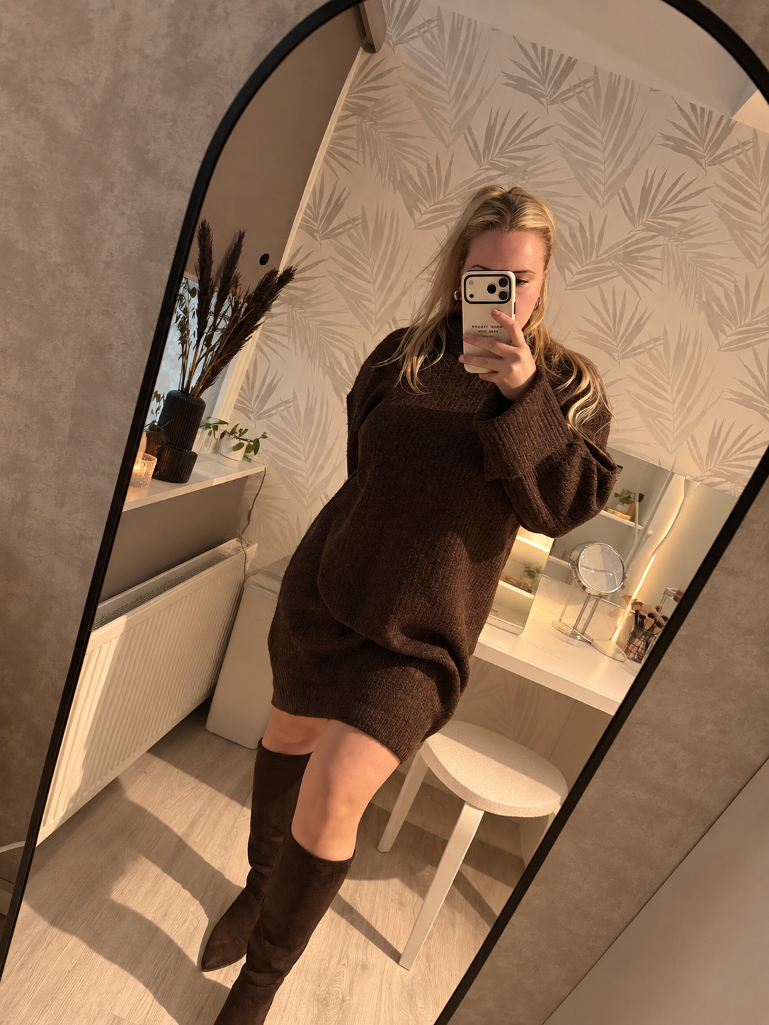Fashionfoto van Benice in warme bruintinten