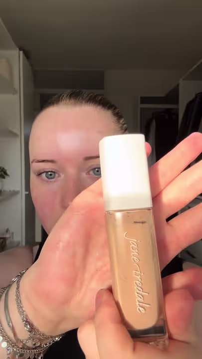Jane Iredale foundation — eigen TikTok-video